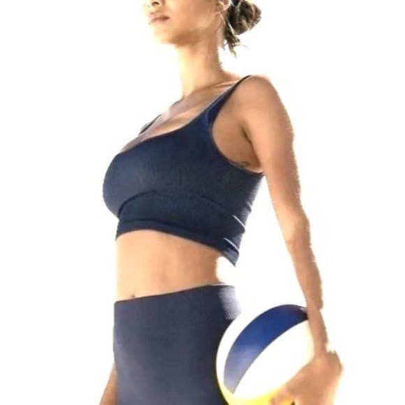 FREE PEOPLE MOVEMENT HAPPINESS DISTRESSED BLACK SQUARE NECK CROP SZ:M/L … - Picture 4 of 12